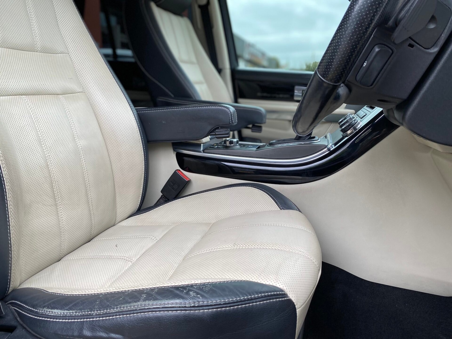 Used Land Rover Range Rover Sport 2011 for sale - 76320808: Photo 10