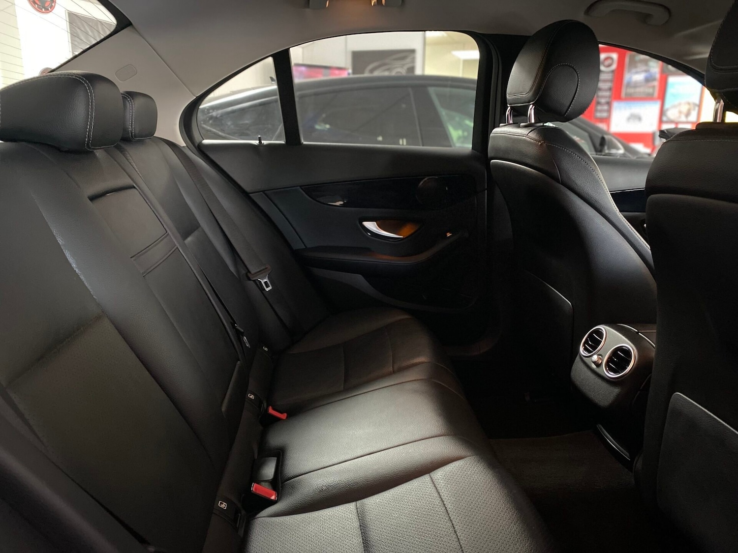 Used Mercedes-Benz C Class 2018 for sale - 76207600: Photo 39