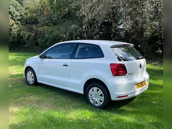 Used Volkswagen Polo 2015 for sale - 79840439: Photo