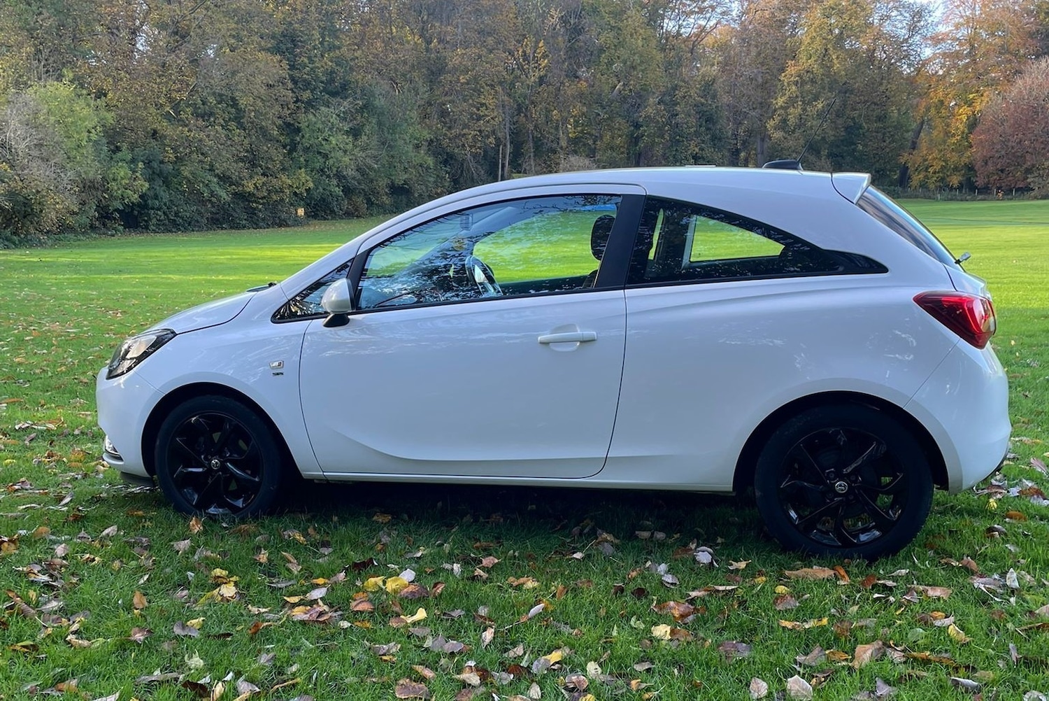 Used Vauxhall Corsa 2016 for sale - 76471317: Photo 2