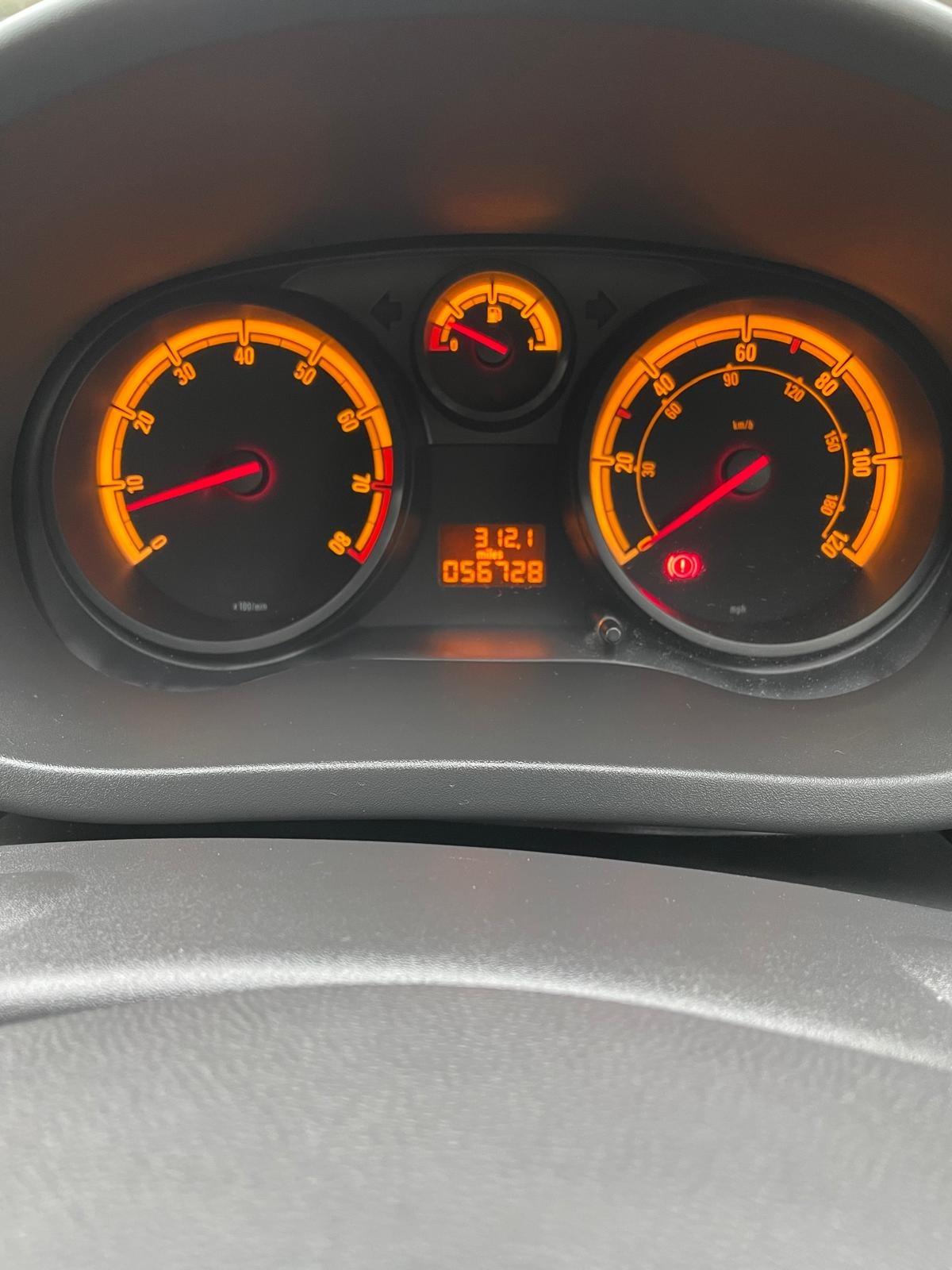 Used Vauxhall Corsa 2013 for sale - 76547998: Photo 2