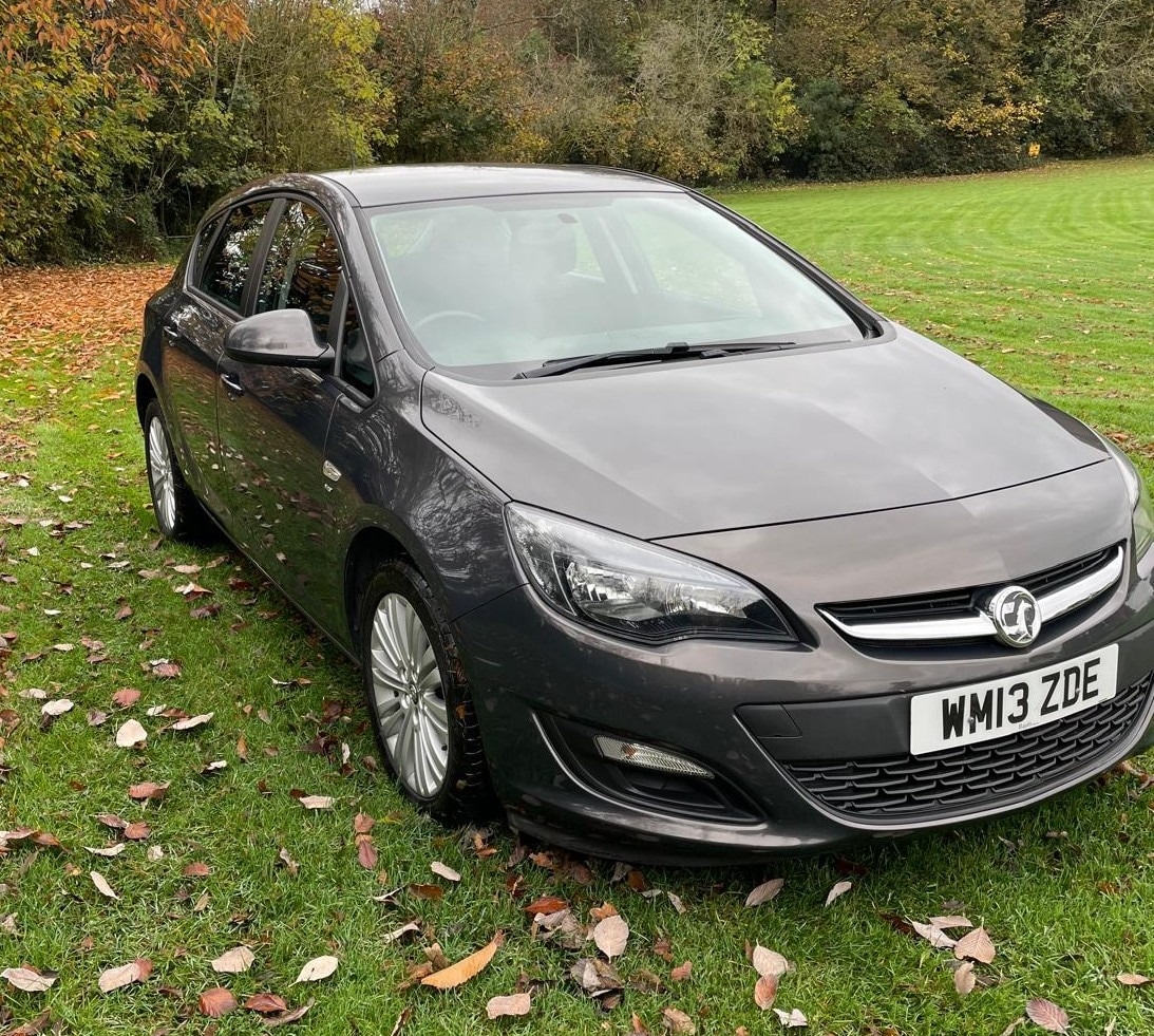 Used Vauxhall Astra 2013 for sale - 76527336: Photo 3