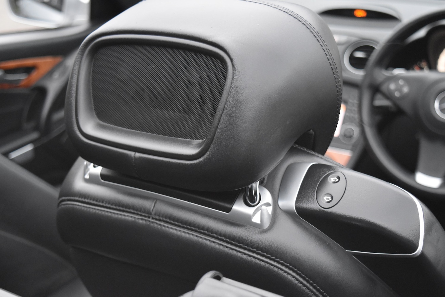 Used Mercedes-Benz SL 2008 for sale - 77283880: Photo 11