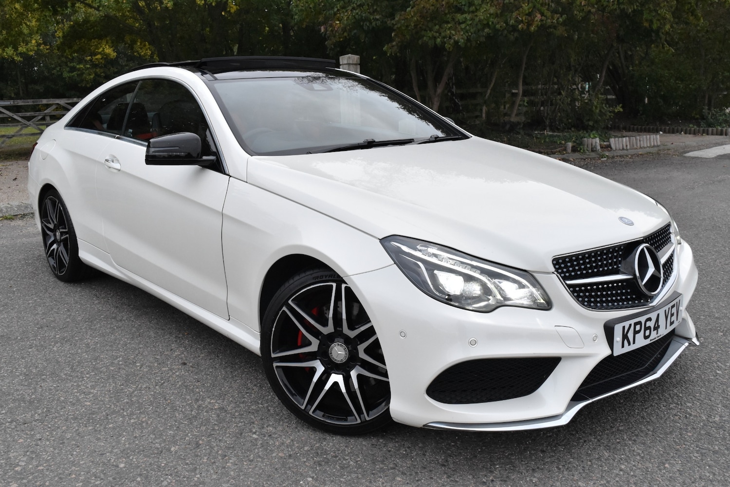 Used Mercedes-Benz E-Class 2015 for sale - 76093899: Photo 1