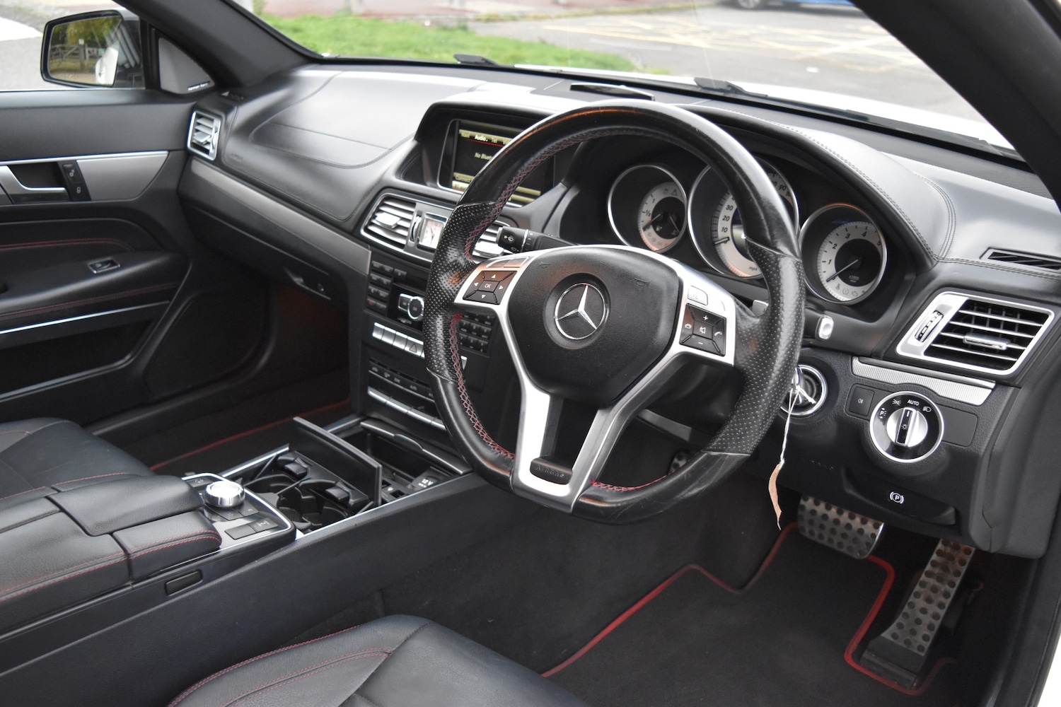 Used Mercedes-Benz E-Class 2015 for sale - 76093899: Photo 11