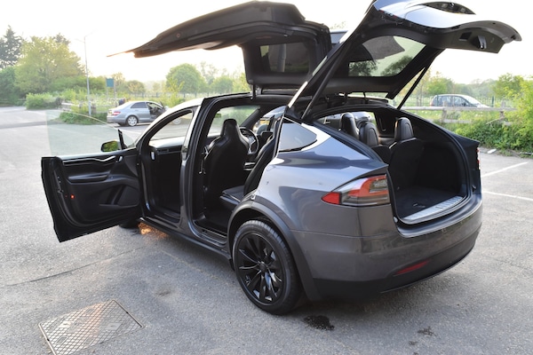 Used Tesla Model X 2017 for sale - 74520481: Photo 18