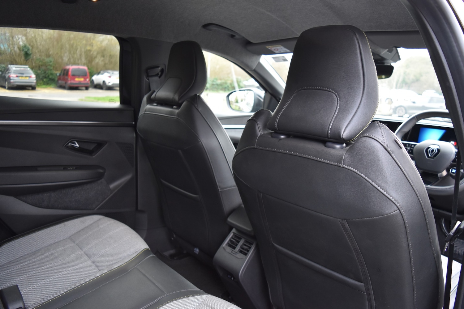 Used Renault Megane E Tech 2024 for sale - 77483834: Photo 11