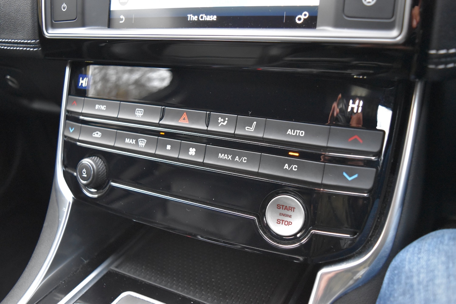 Used Jaguar XE 2016 for sale - 77228538: Photo 17