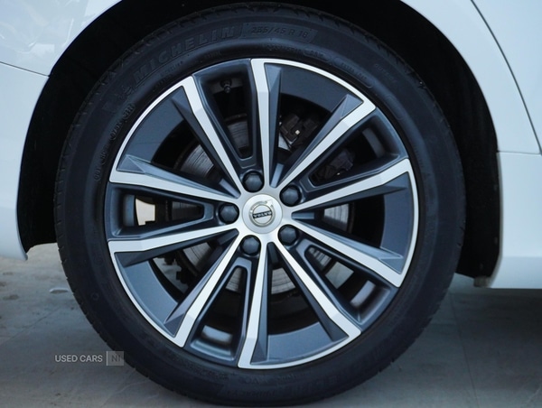 Used Volvo V60 2021 for sale - 76215892: Photo 2