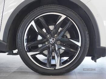 Used Toyota C-HR 2023 for sale - 79610045: Photo