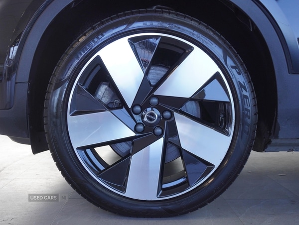 Used Volvo XC40 2023 for sale - 76248311: Photo 2