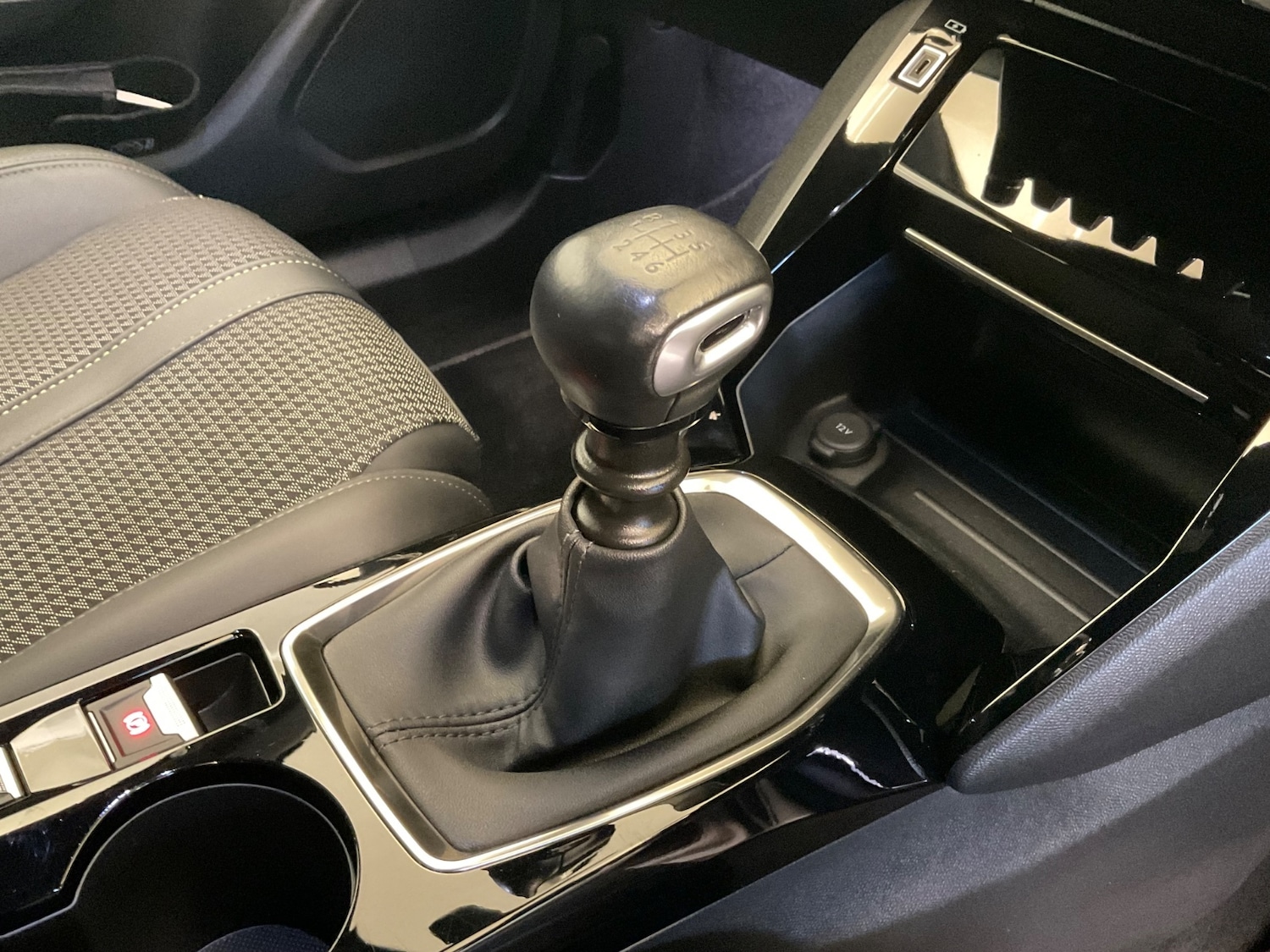 Used Peugeot 2008 2023 for sale - 76871548: Photo 11