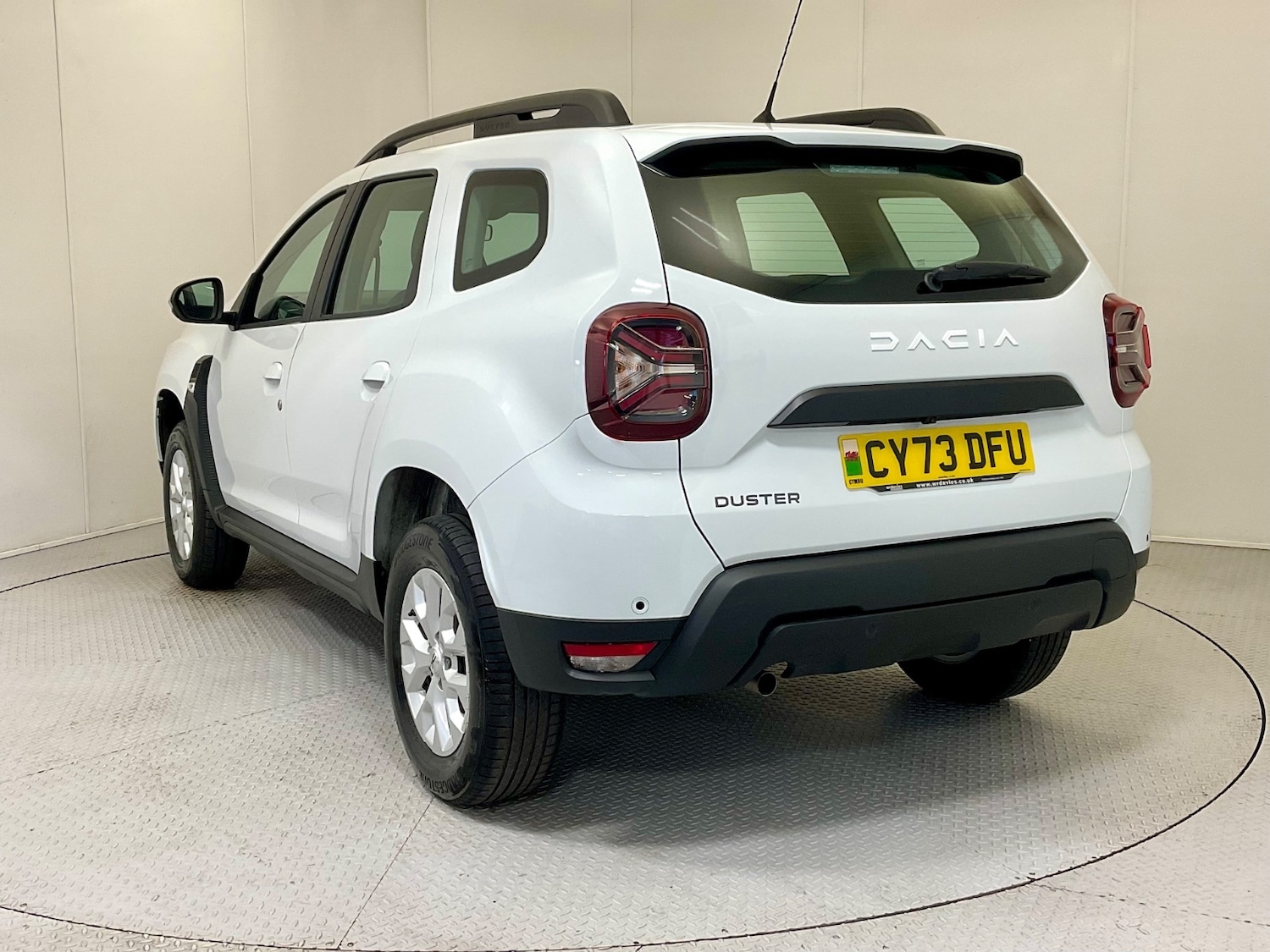 Used Dacia Duster 2023 for sale - 76873428: Photo 2