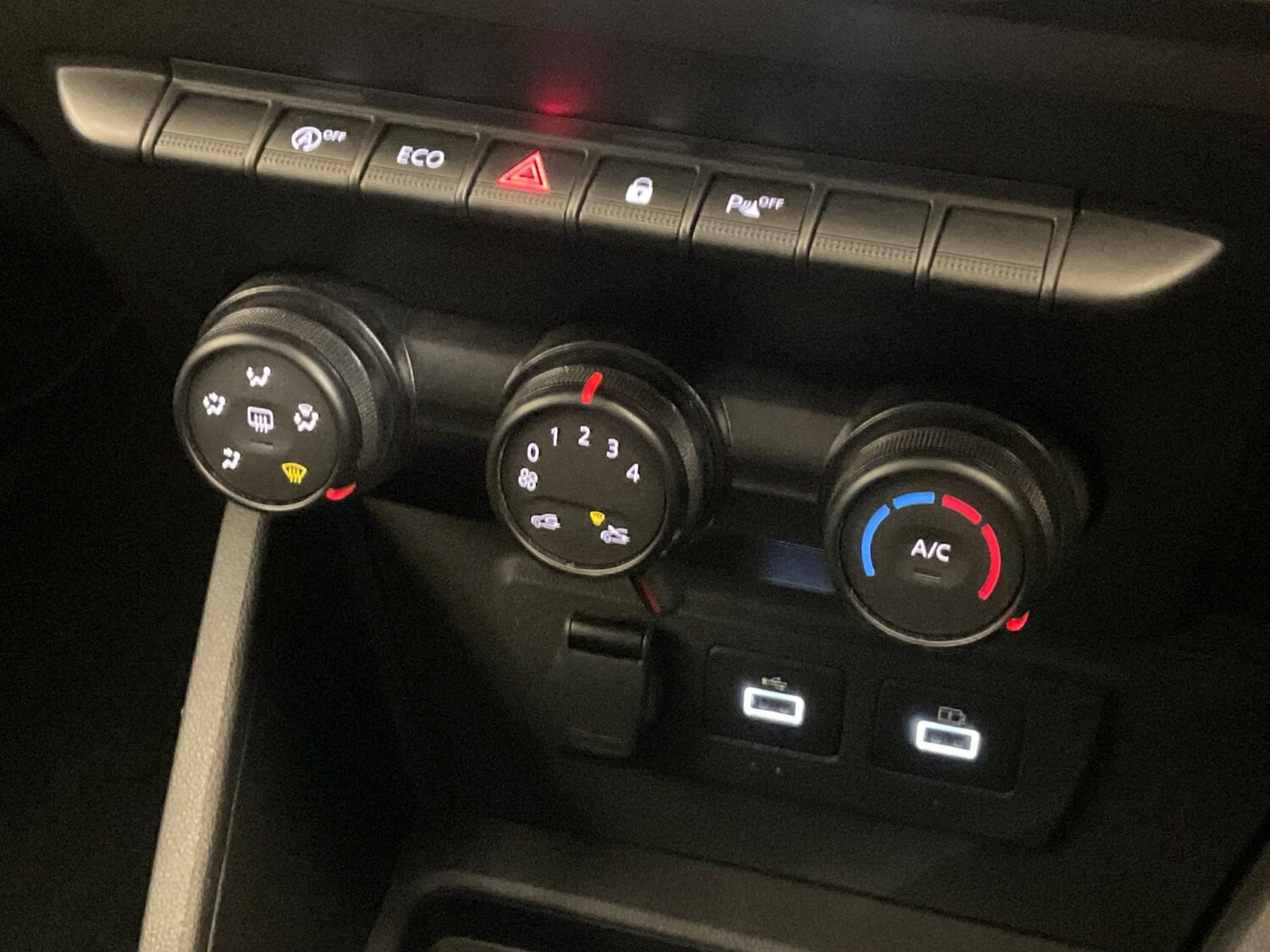 Used Dacia Duster 2023 for sale - 76873428: Photo 25