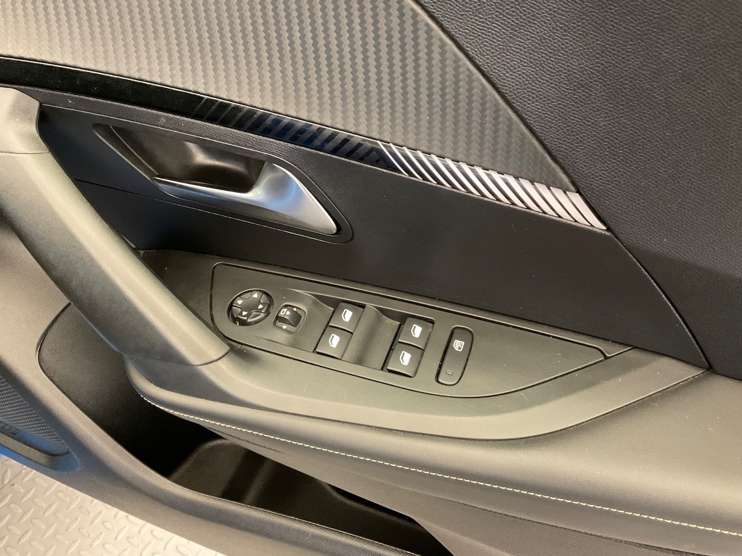 Used Peugeot 2008 2023 for sale - 76869339: Photo 38