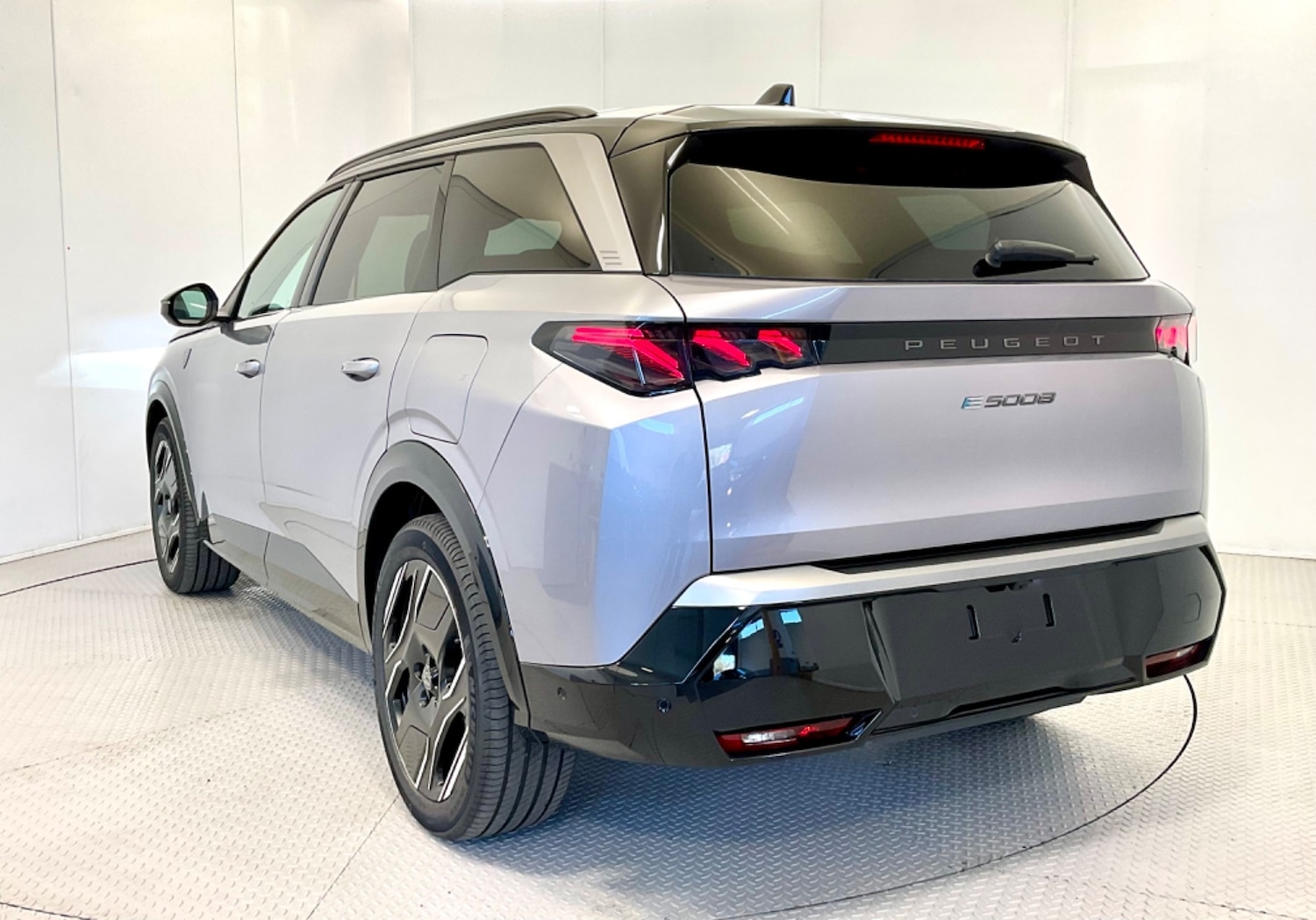 Used Peugeot 5008 2024 for sale - 76868607: Photo 2