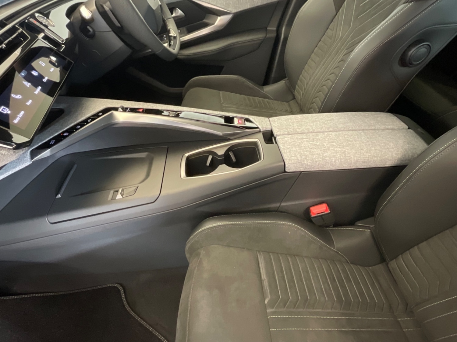 Used Peugeot 5008 2024 for sale - 76868607: Photo 34