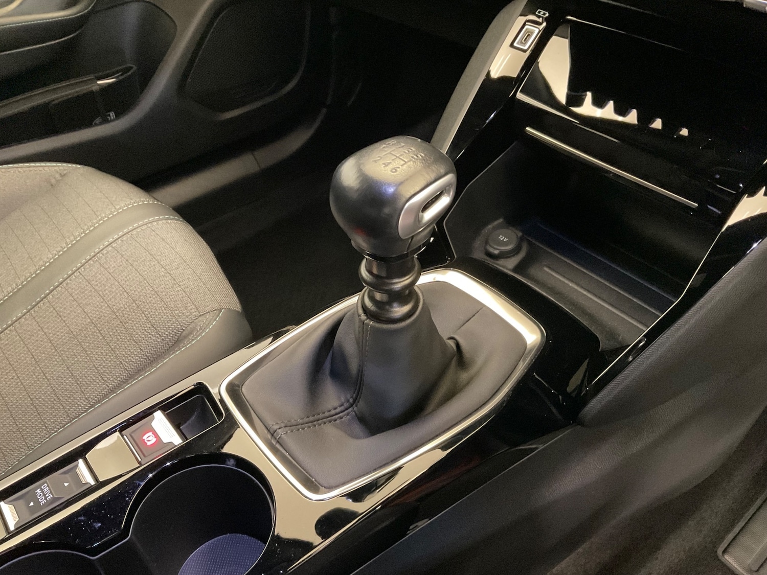 Used Peugeot 2008 2023 for sale - 76872814: Photo 10