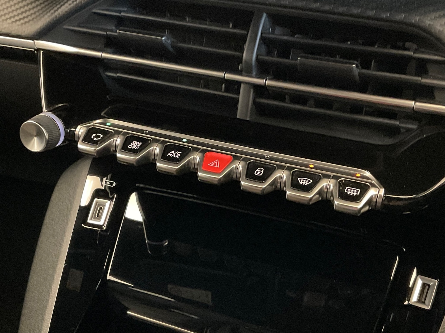 Used Peugeot 2008 2023 for sale - 76872814: Photo 27