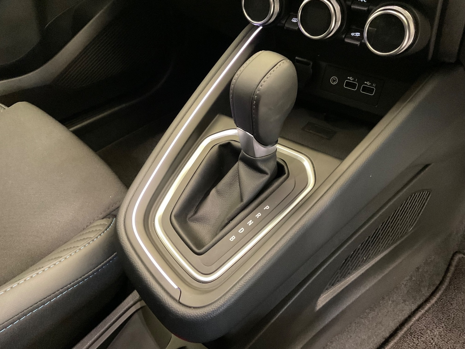 Used Renault Clio 2023 for sale - 76276387: Photo 11