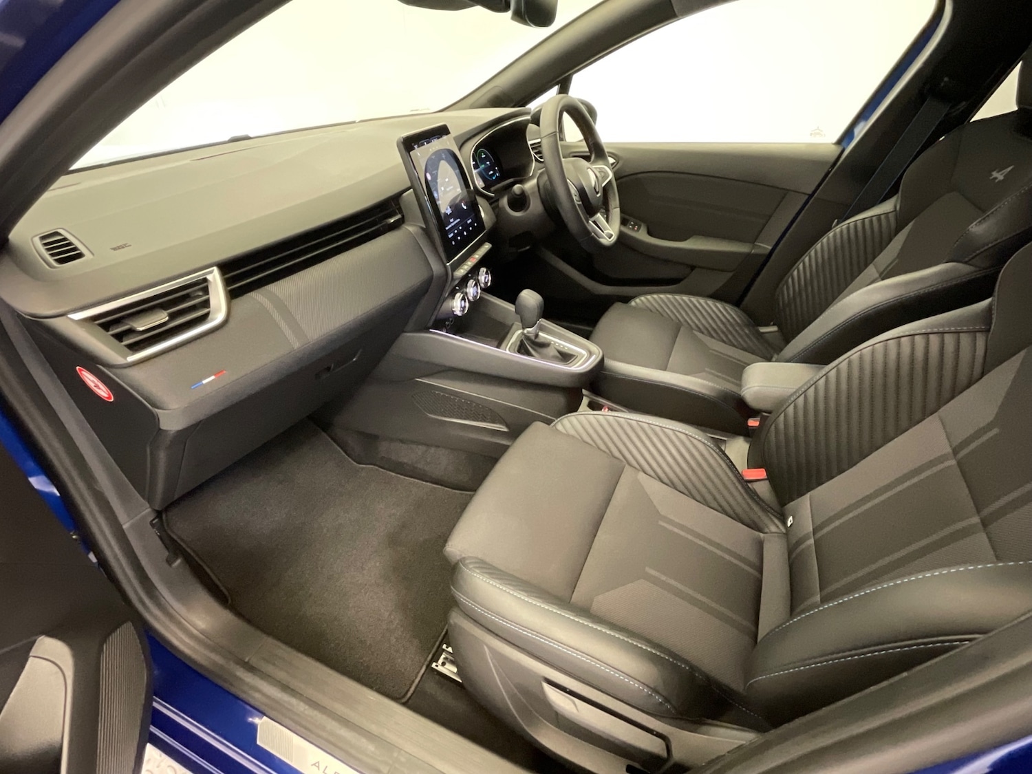 Used Renault Clio 2023 for sale - 76276387: Photo 9