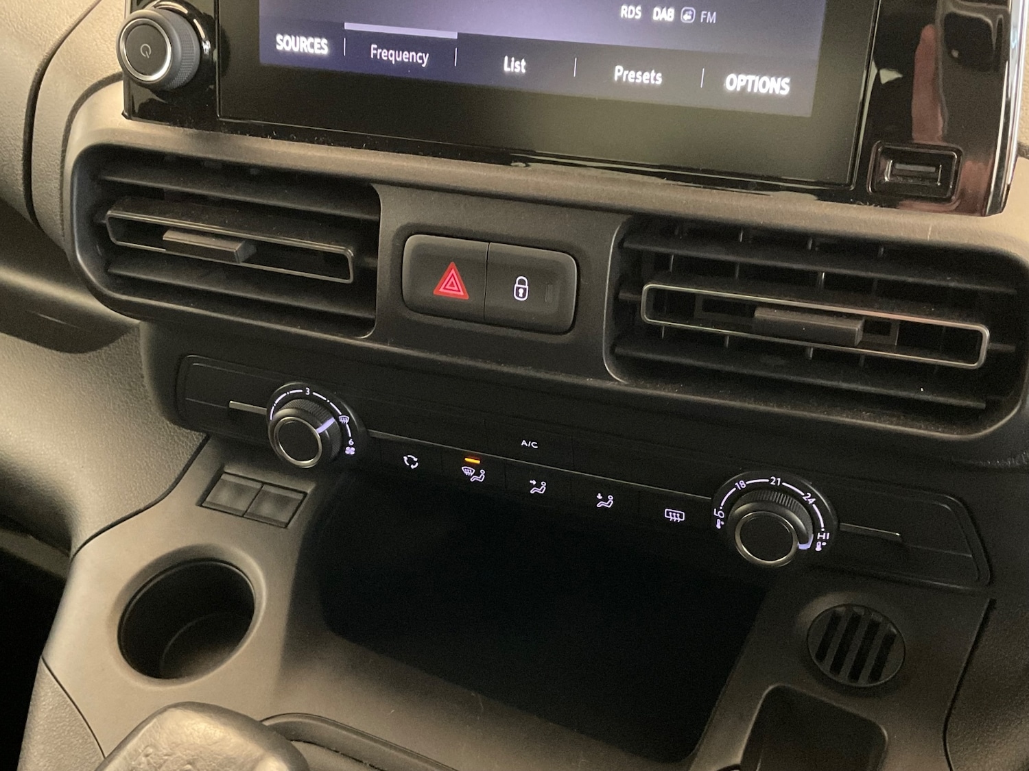 Used Vauxhall Combo Life 2022 for sale - 76971435: Photo 29