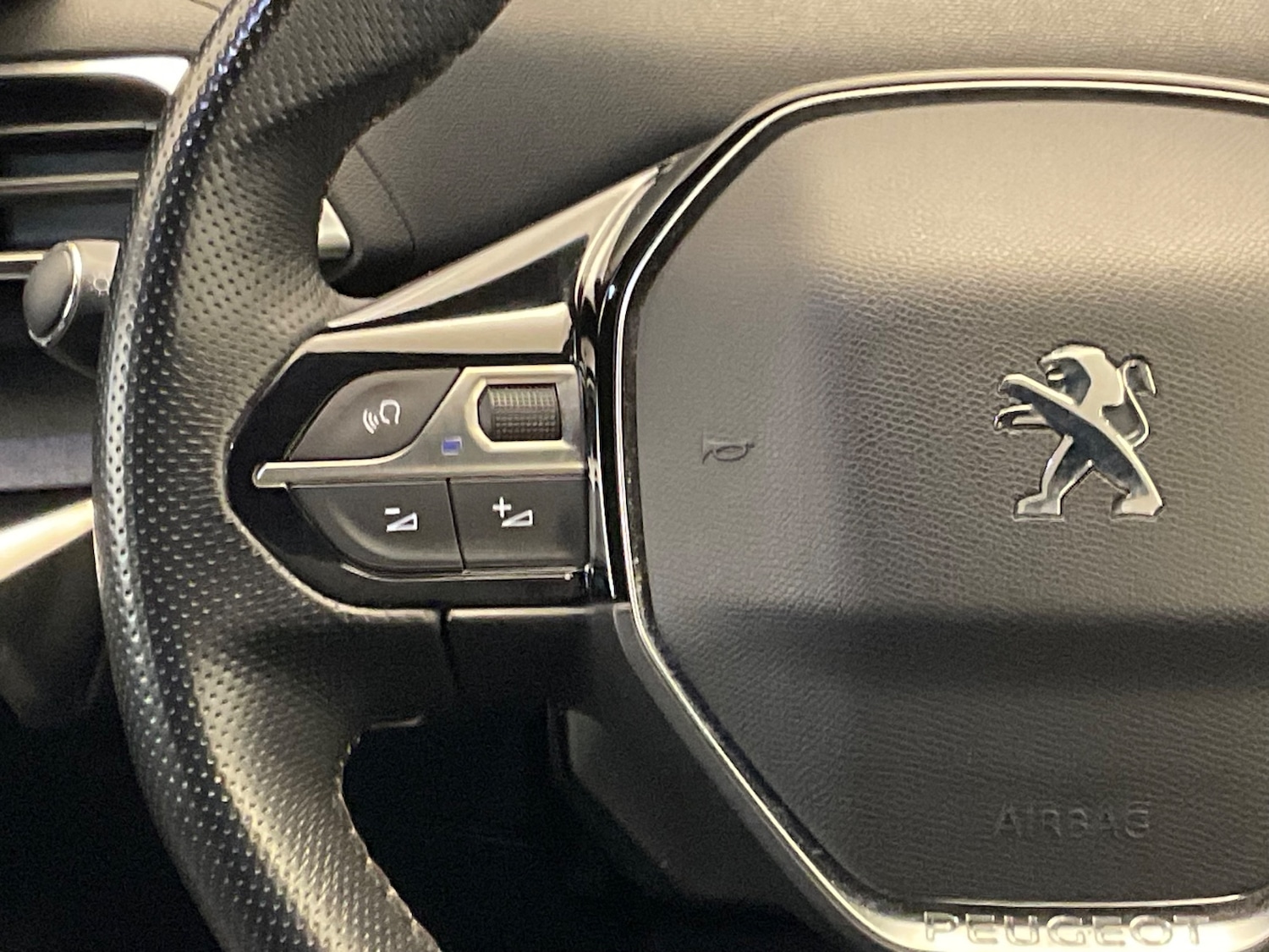 Used Peugeot 3008 2021 for sale - 76872772: Photo 14