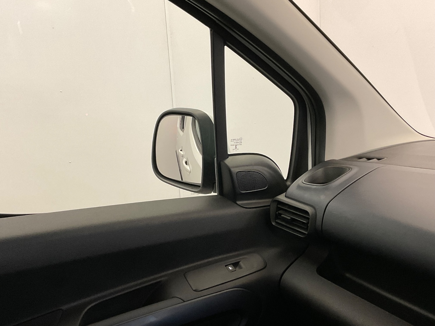 Used Peugeot Rifter 2019 for sale - 77640668: Photo 28