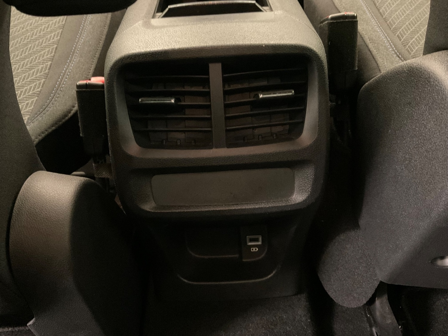 Used Peugeot Rifter 2019 for sale - 77640668: Photo 36