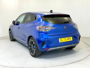 Used Renault Clio 2023 for sale - 76869836: Photo