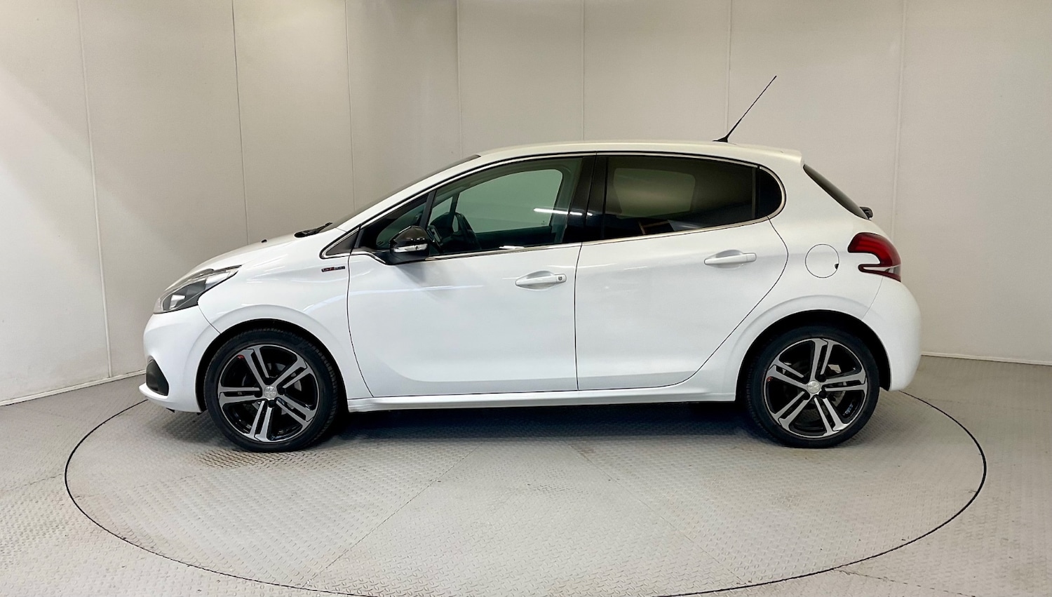 Used Peugeot 208 2016 for sale - 77170581: Photo 20