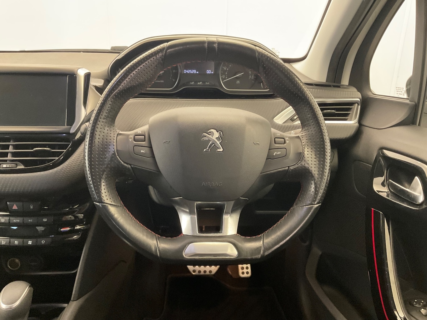Used Peugeot 208 2016 for sale - 77170581: Photo 3
