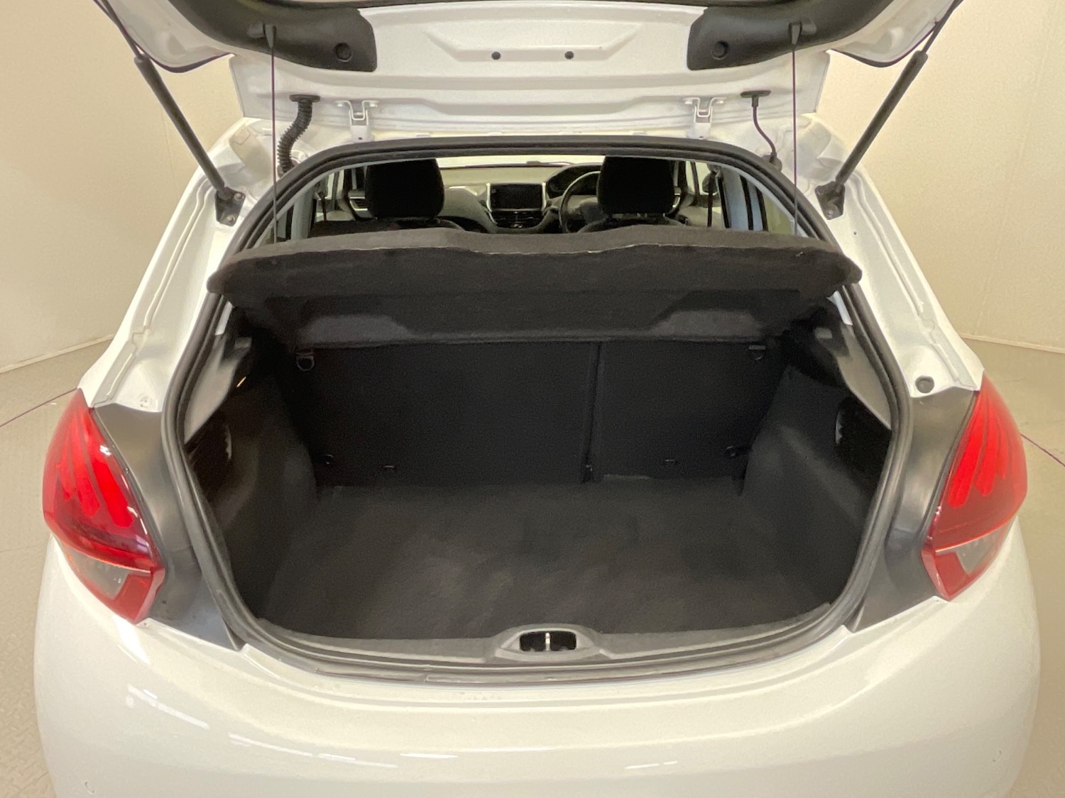 Used Peugeot 208 2016 for sale - 77170581: Photo 40