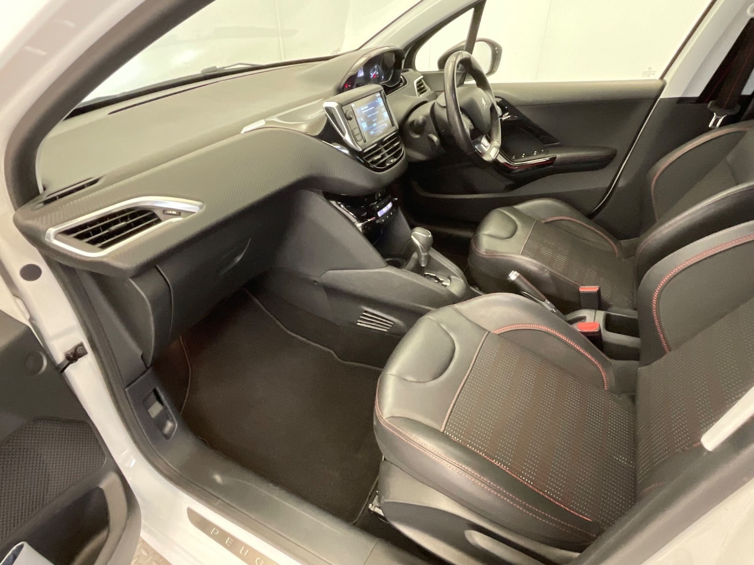 Used Peugeot 208 2016 for sale - 77170581: Photo 9