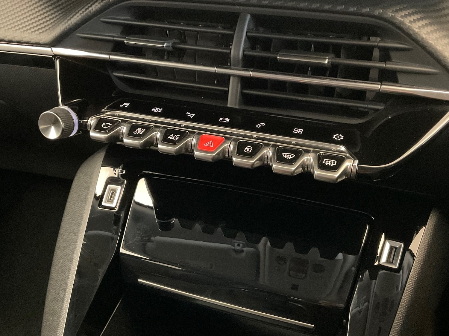 Used Peugeot 2008 2021 for sale - 76869121: Photo 17