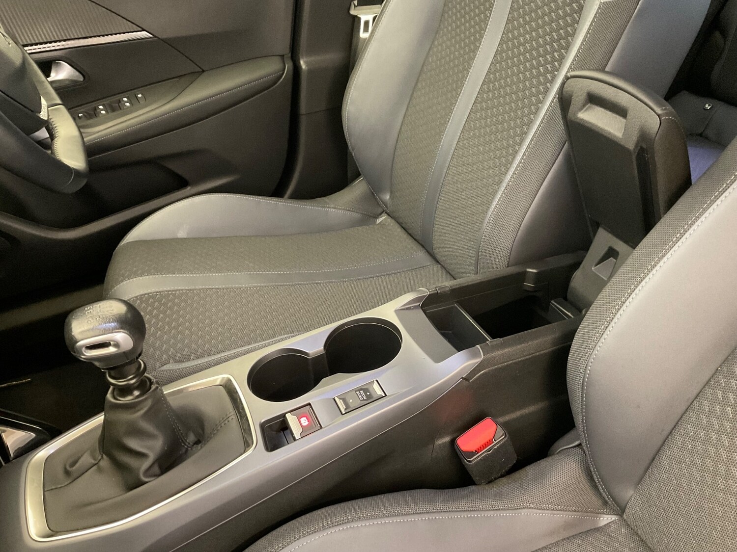 Used Peugeot 2008 2021 for sale - 76869121: Photo 43