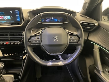 Used Peugeot 2008 2022 for sale - 76948377: Photo