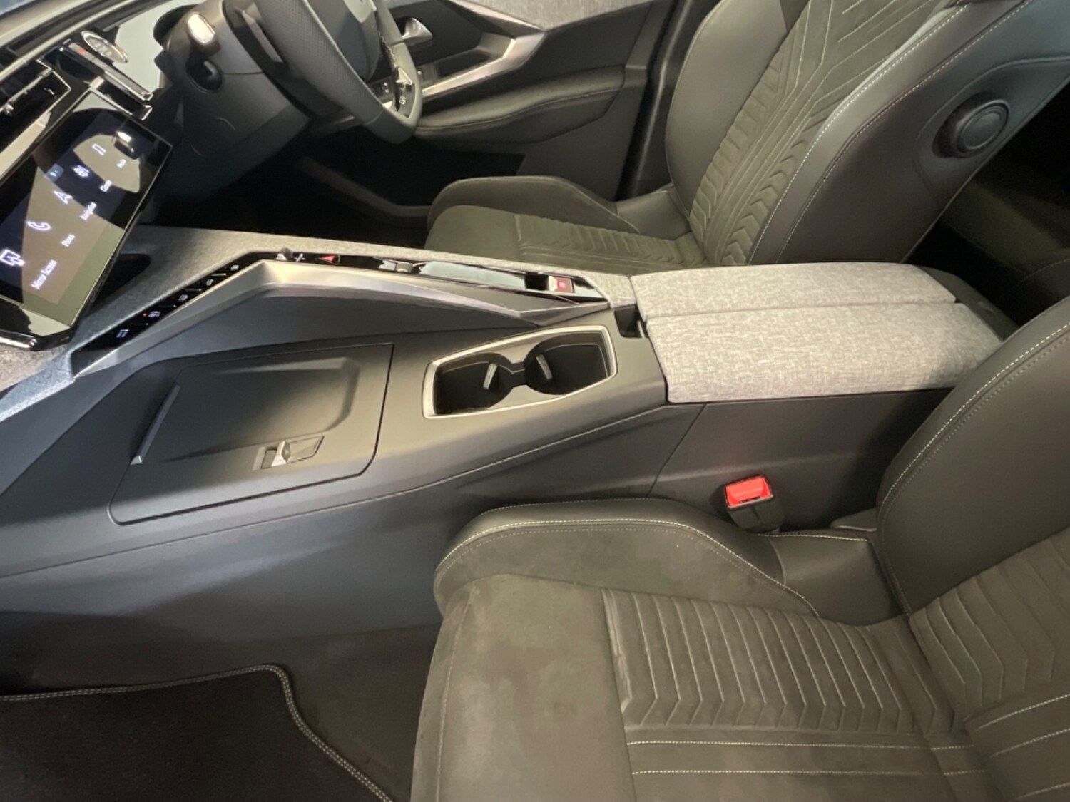 Used Peugeot 5008 2024 for sale - 76276751: Photo 34