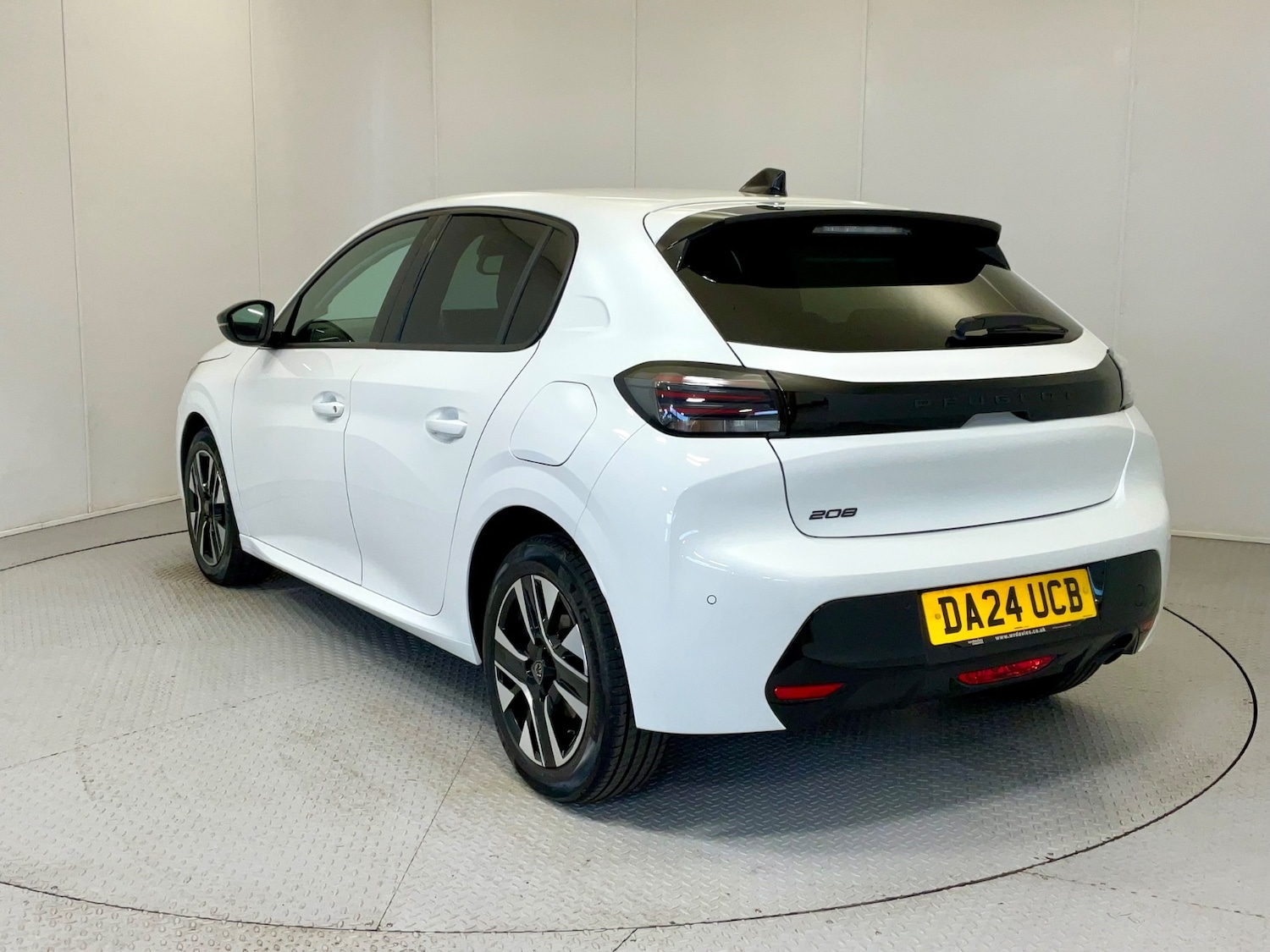 Used Peugeot 208 2024 for sale - 77095260: Photo 2