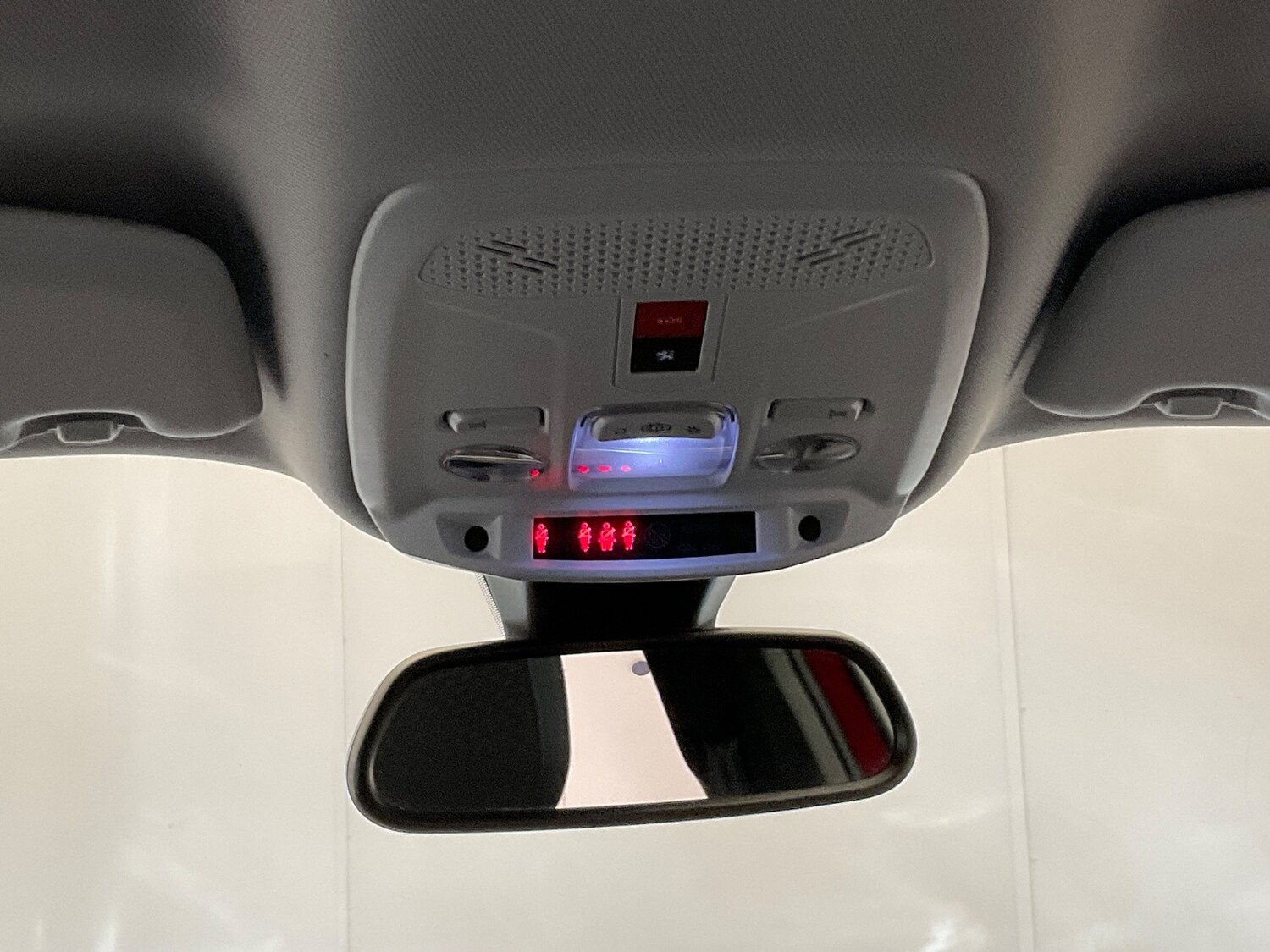 Used Peugeot 2008 2021 for sale - 76276865: Photo 32