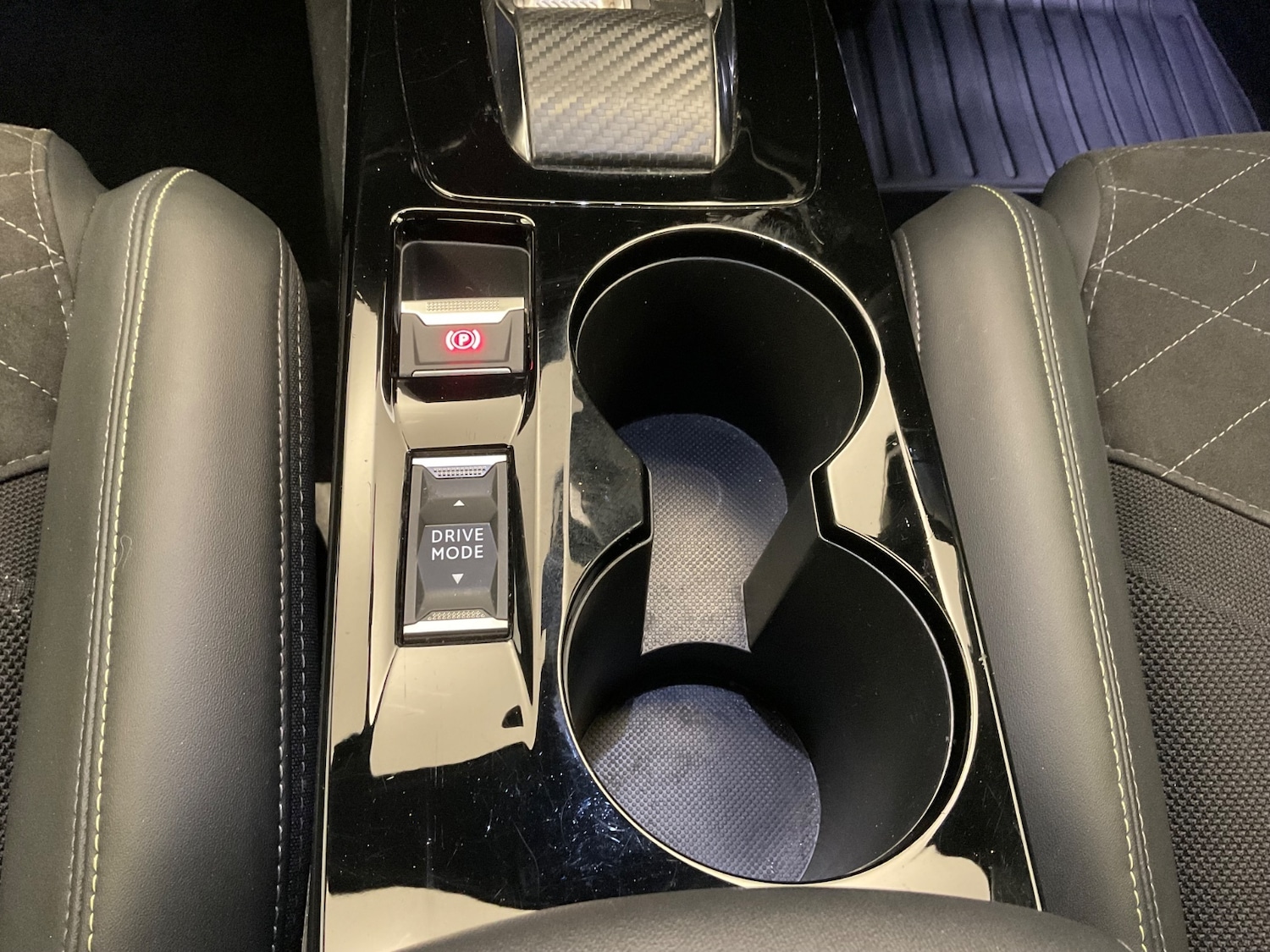 Used Peugeot 2008 2022 for sale - 77353771: Photo 32