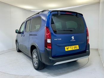 Used Peugeot Rifter 2022 for sale - 76276400: Photo