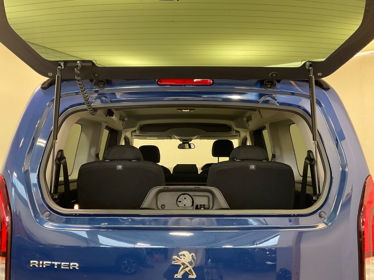 Used Peugeot Rifter 2022 for sale - 76276400: Photo 38