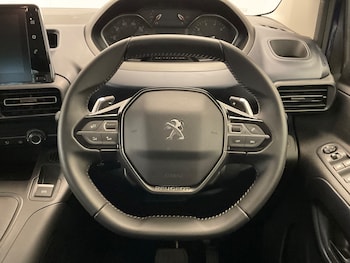 Used Peugeot Rifter 2022 for sale - 76276400: Photo