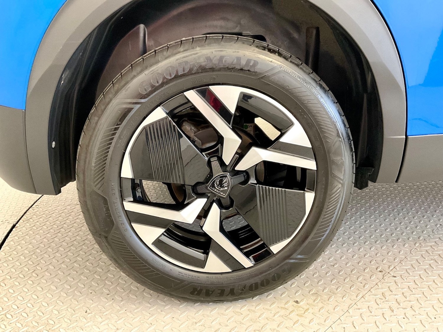 Used Peugeot 2008 2024 for sale - 76276640: Photo 5