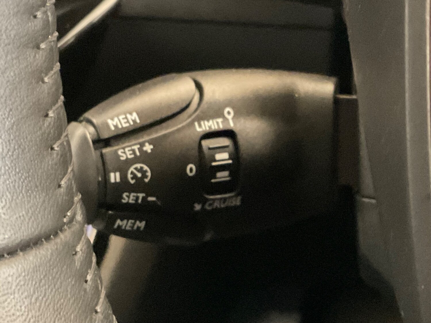 Used Peugeot 2008 2024 for sale - 76868645: Photo 27