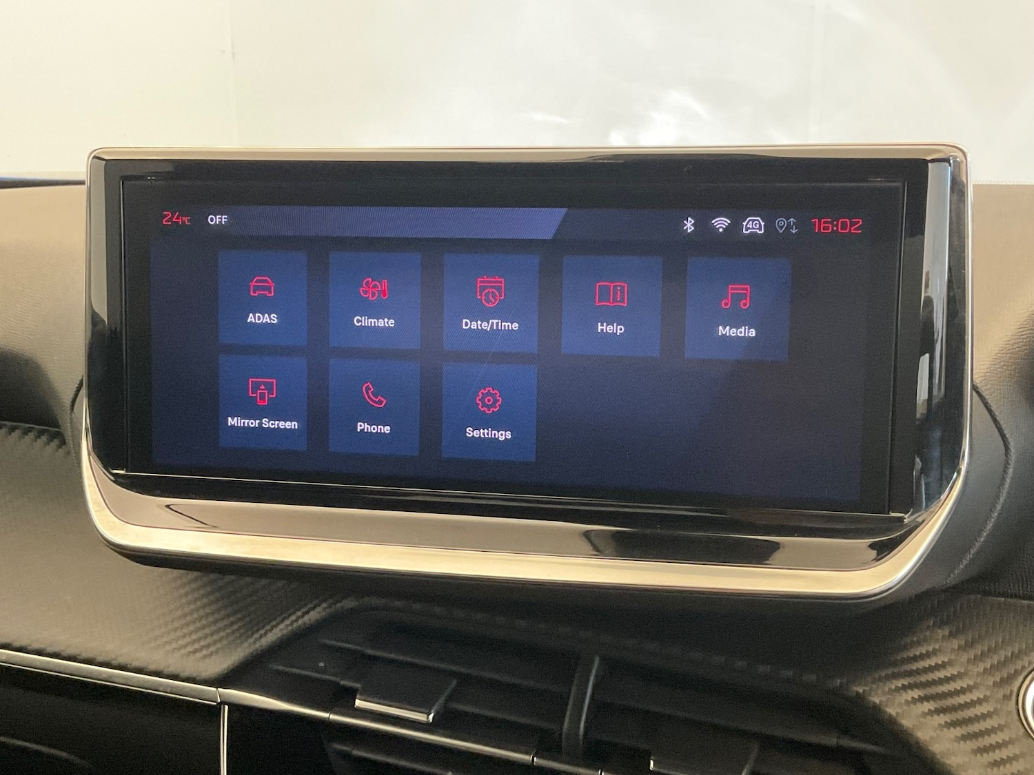 Used Peugeot 2008 2024 for sale - 76868645: Photo 8