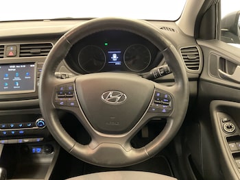 Used Hyundai i20 2019 for sale - 76276817: Photo