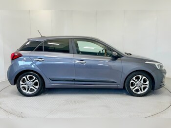 Used Hyundai i20 2019 for sale - 76276817: Photo