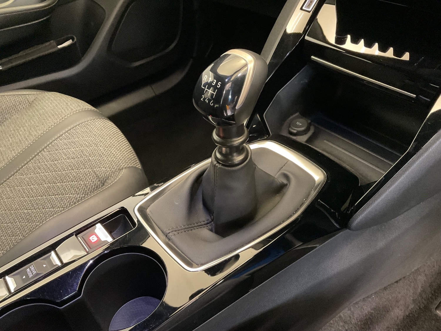 Used Peugeot 2008 2023 for sale - 76276634: Photo 11